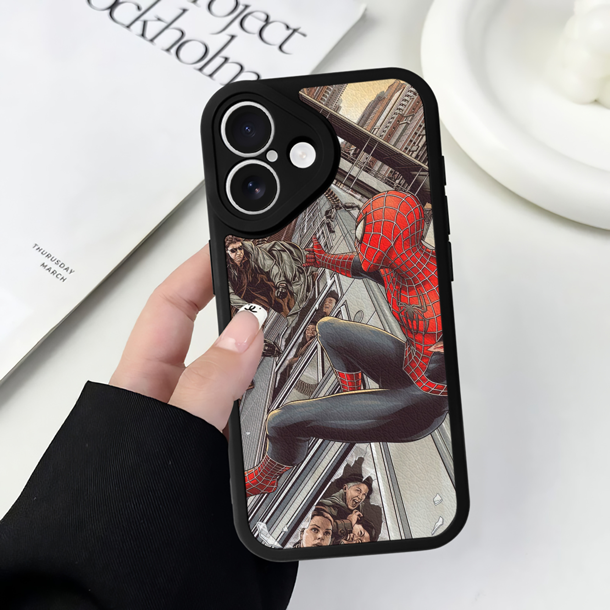 Spider Man スパイダーマン 【iPhone 16シリーズ対応】シリコンスマホケース（レザー調） 材質：シリコン